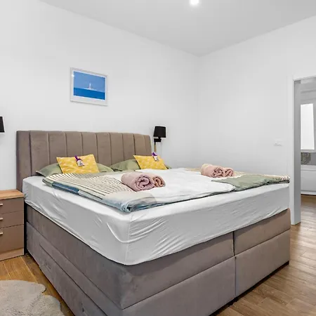 别墅 Pinus - Private Pool, Jacuzzi, Game