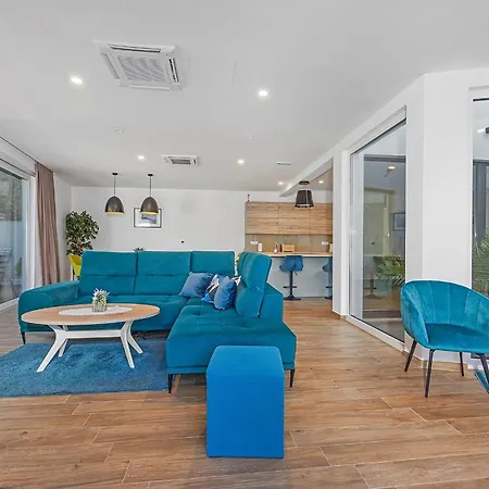 Pinus - Private Pool, Jacuzzi, Game 别墅 波雷奇