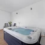 Pinus - Private Pool, Jacuzzi, Game