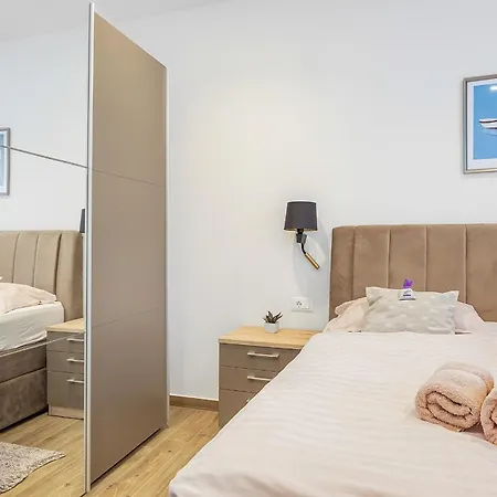 Pinus - Private Pool, Jacuzzi, Game Villa *