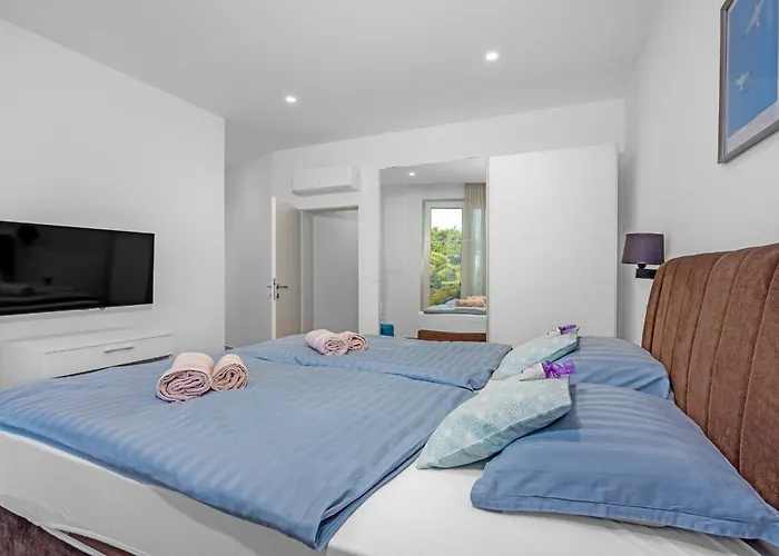 Вилла Pinus - Private Pool, Jacuzzi, Game