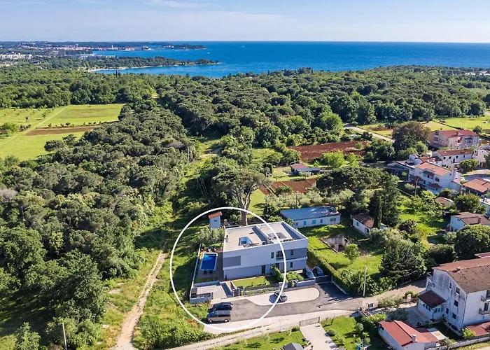 Villa Pinus - Private Pool, Jacuzzi, Game *