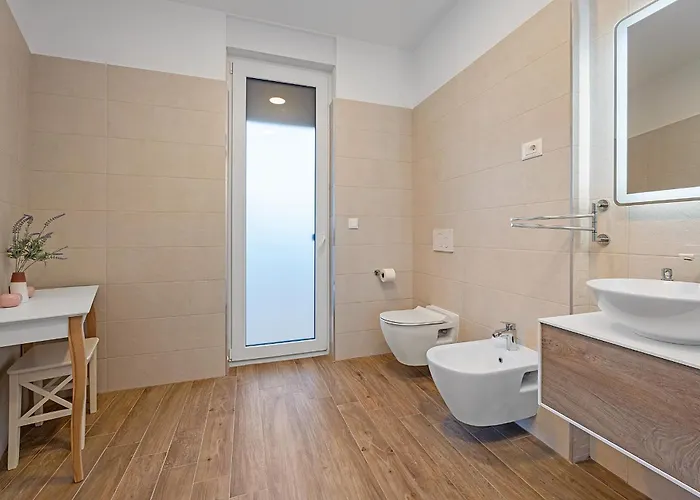 Pinus - Private Pool, Jacuzzi, Game *