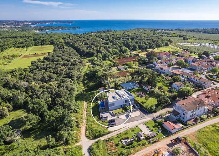 Pinus - Private Pool, Jacuzzi, Game *