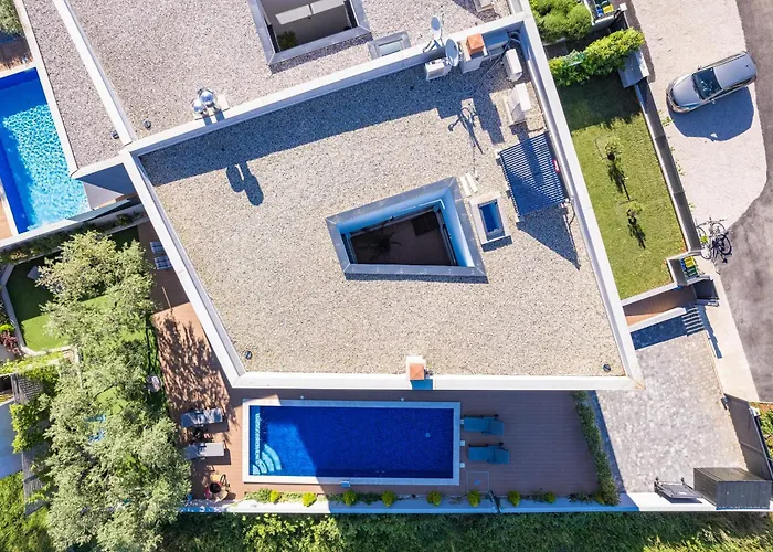 Villa Pinus - Private Pool, Jacuzzi, Game *