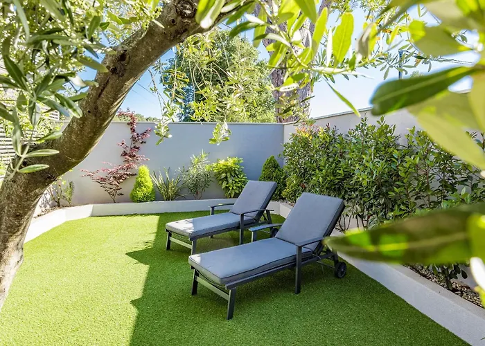 Villa Pinus - Private Pool, Jacuzzi, Game *