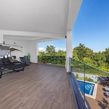 Pinus - Private Pool, Jacuzzi, Game Villa